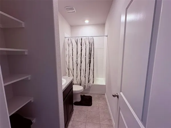 $2,800 | 16721 Porterfield Lane, Justin, TX 76247