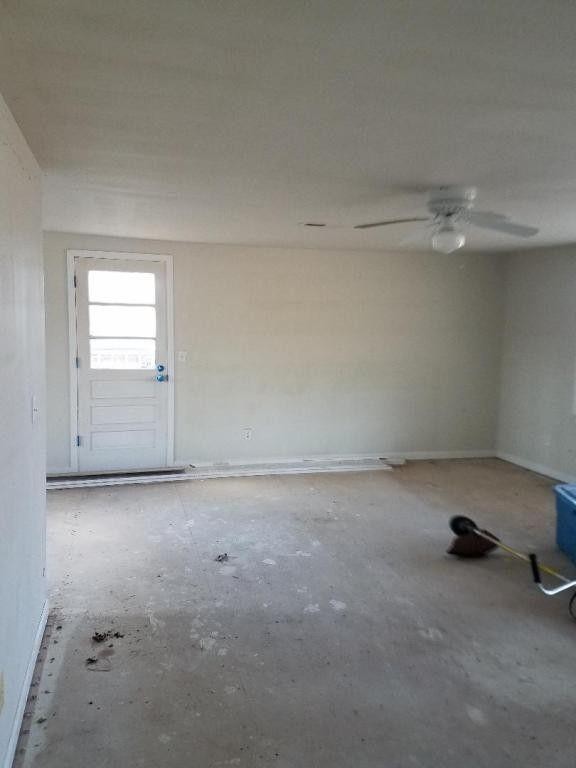 899 New Light Road Winfield, TN 37892 - Photo 6 of 12 an empty room with a empty space and window