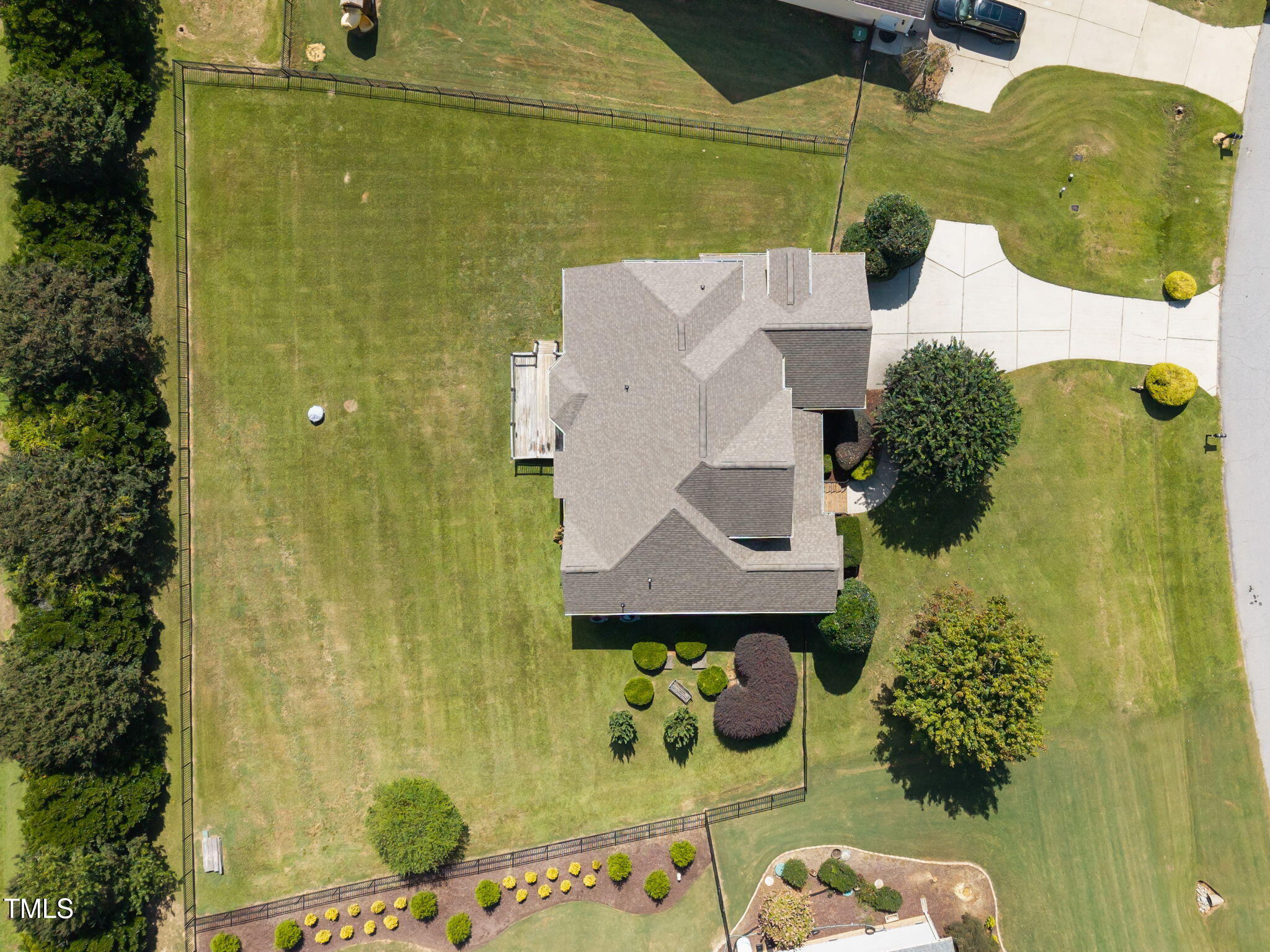6313 Southern Charm Lane Raleigh, NC 27603 - Photo 35 of 38 a bird view of a bathroom