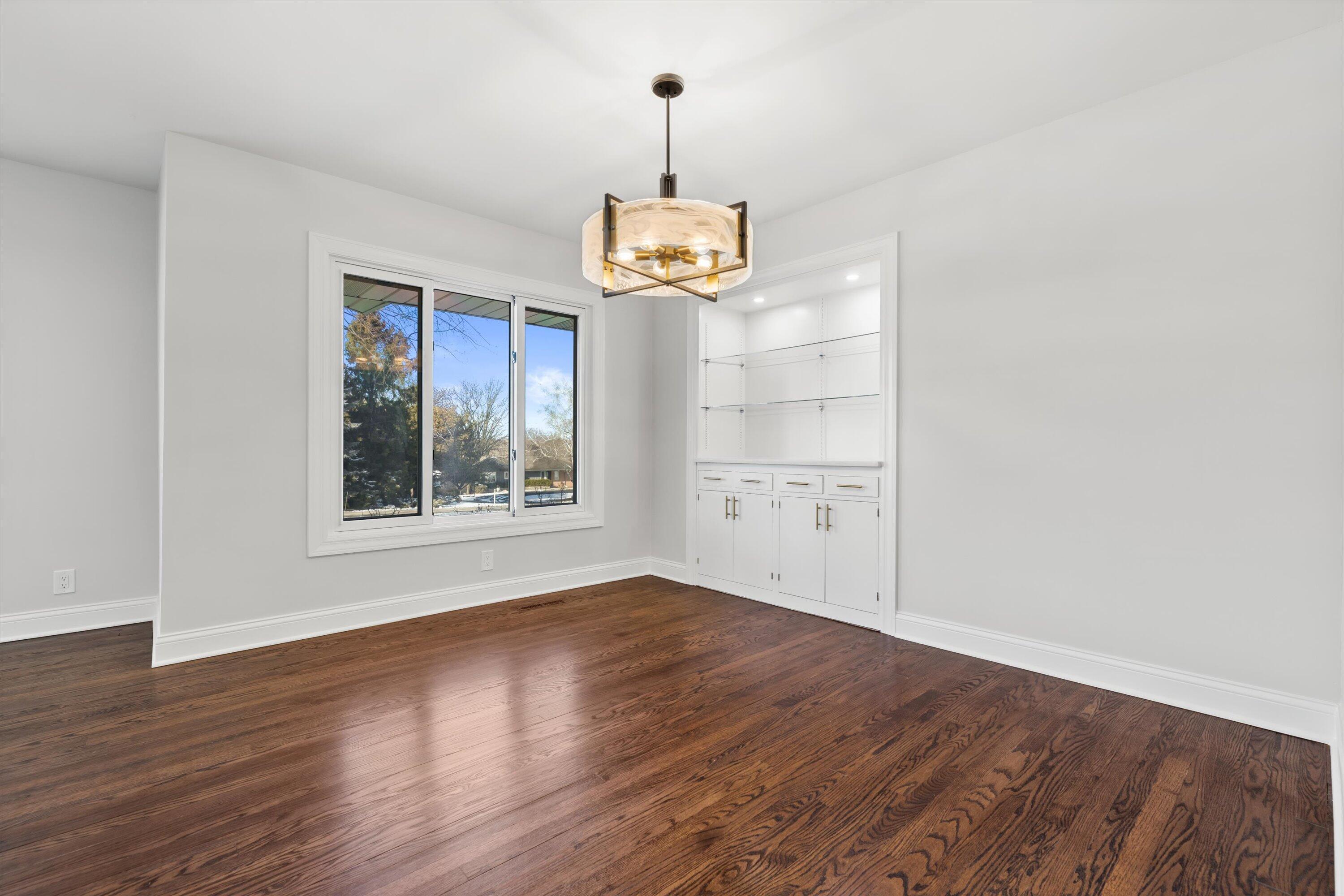 850 North Janacek Road Brookfield, WI 53045 - Photo 26 of 54 Dining room