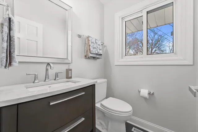 $875,000 | 850 North Janacek Road, Brookfield, WI 53045