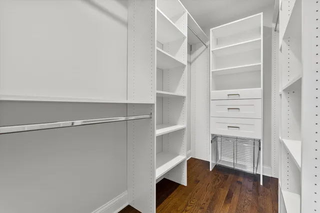 $875,000 | 850 North Janacek Road, Brookfield, WI 53045