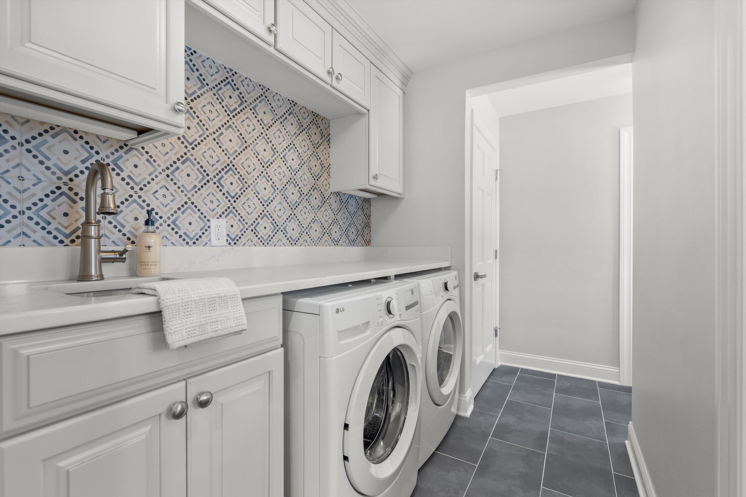 850 North Janacek Road Brookfield, WI 53045 - Photo 7 of 54 Laundry room