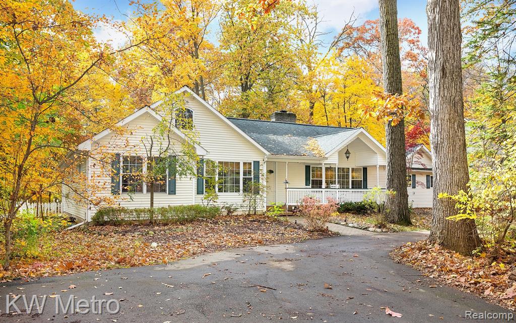 3462 Hazelton Avenue Rochester Hills, MI 48307 - Photo 1 of 44