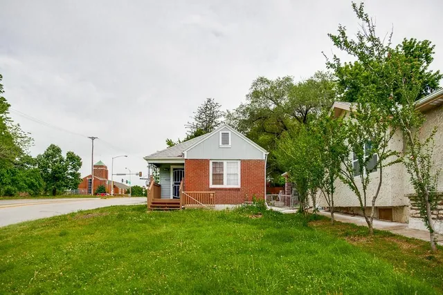 $135,000 | 2660 Armstrong Avenue, Kansas City, KS 66102