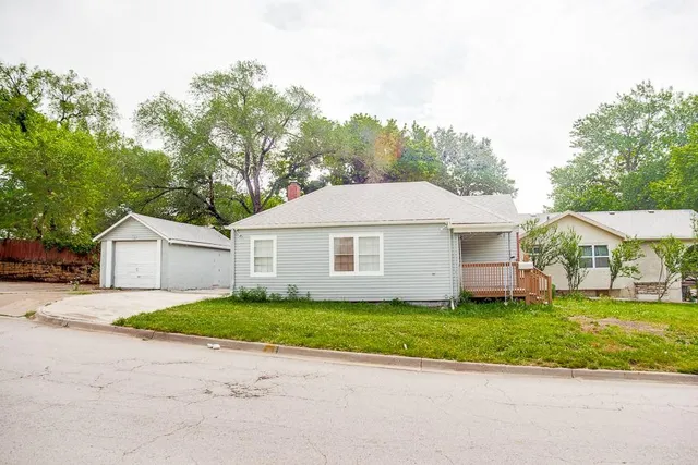 $135,000 | 2660 Armstrong Avenue, Kansas City, KS 66102