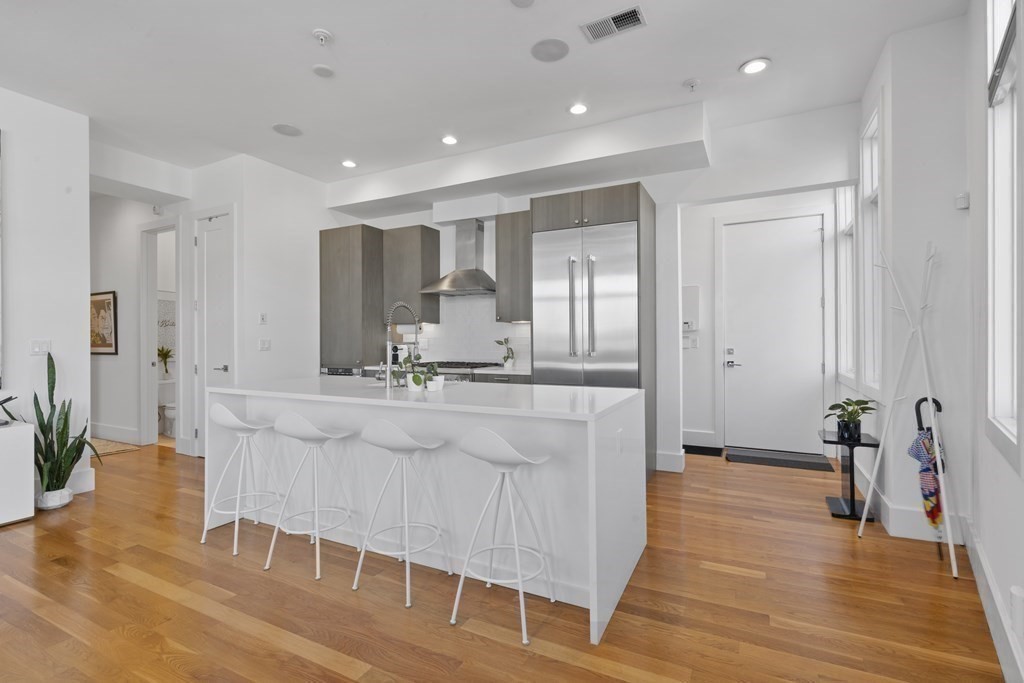 5 Mohawk Street, Unit 5 Boston, MA 02127 - Photo 4 of 22