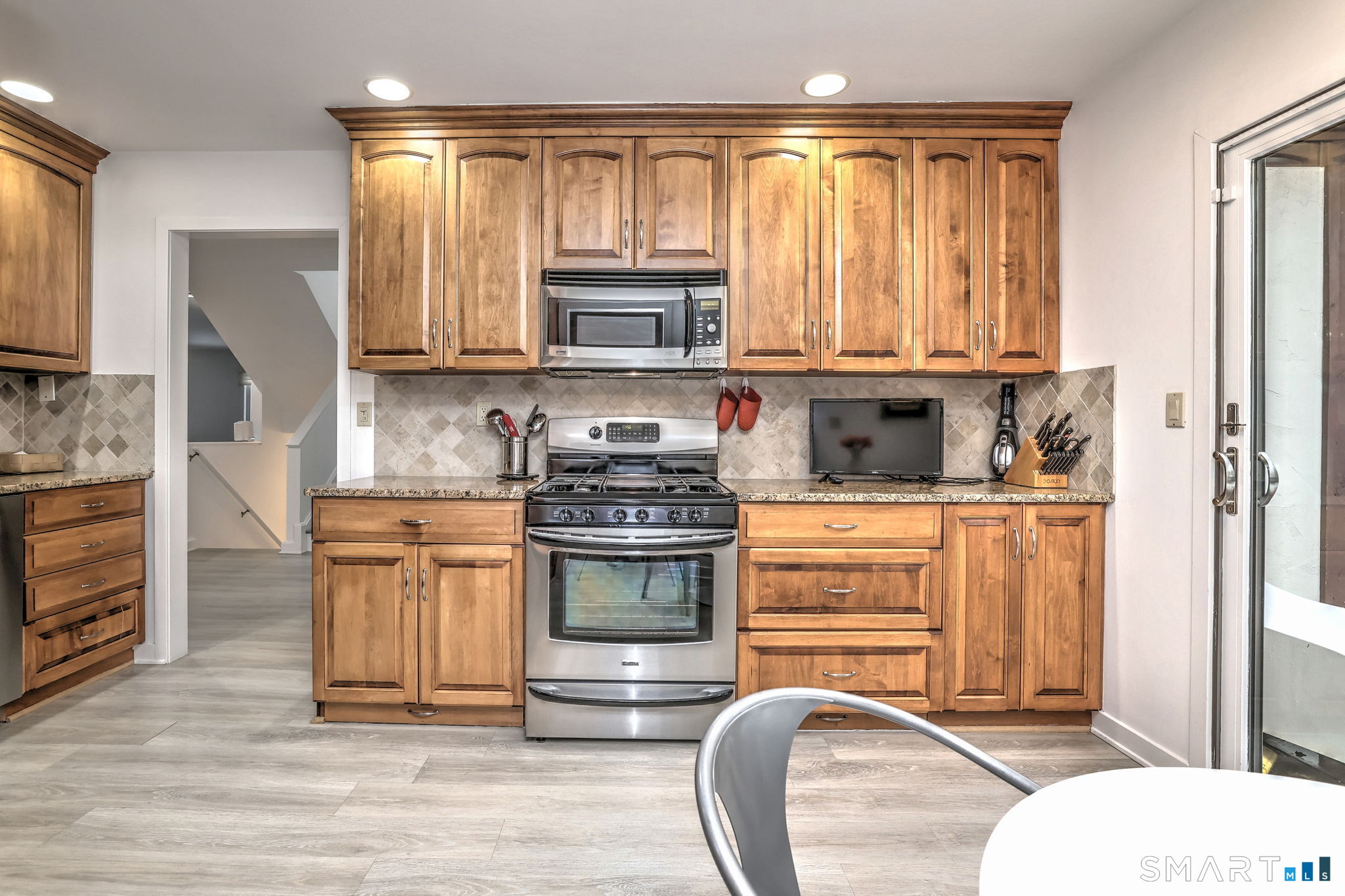 690 Forest Road, Unit 651 West Haven, CT 06516 - Photo 14 of 41