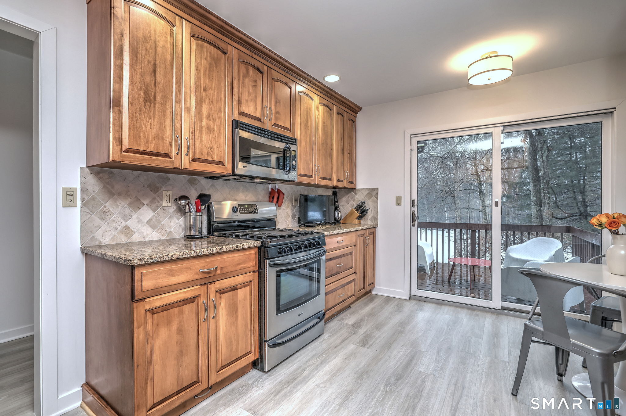 690 Forest Road, Unit 651 West Haven, CT 06516 - Photo 15 of 41