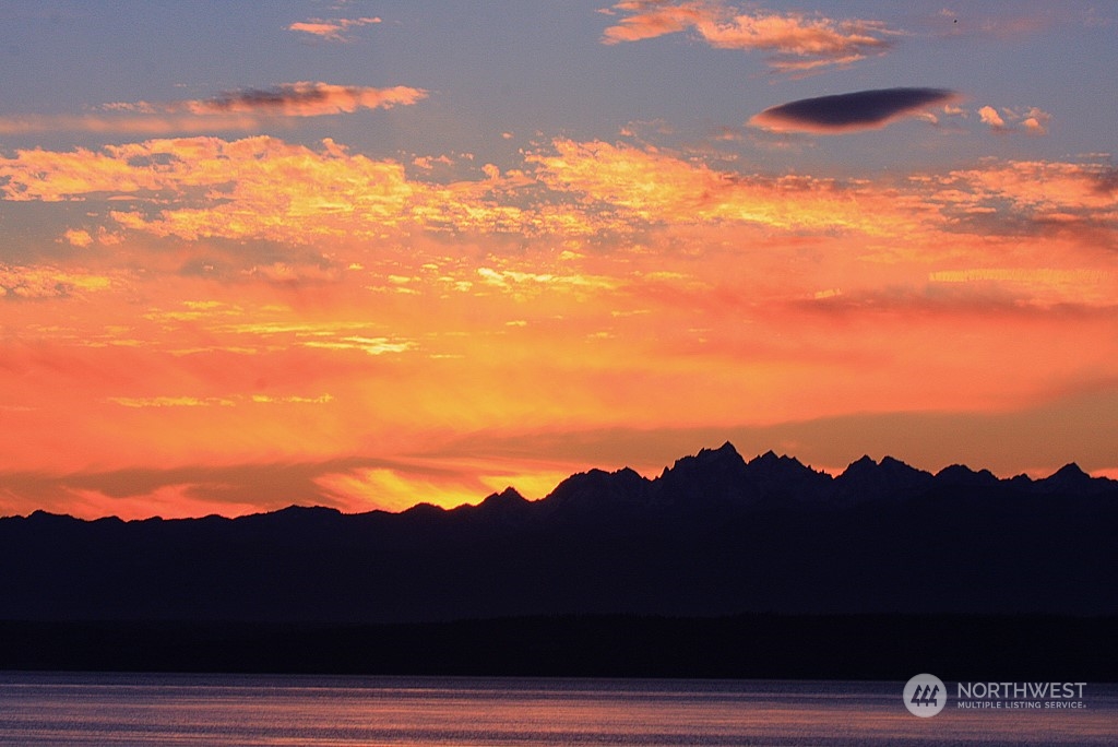 6018 Wahl Road Freeland, WA 98249 - Photo 25 of 27 a view of a sky