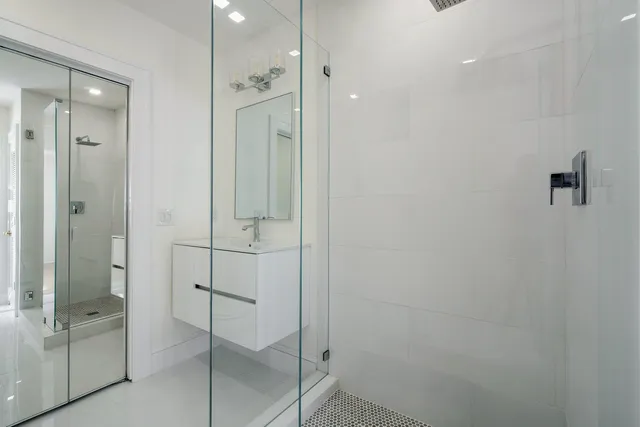 $15,000 | 224 10th Street, West Palm Beach, FL 33401