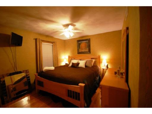 654 Bayfield Road Rockton, IL 61072 - Photo 9 of 11 a bed room with a bed