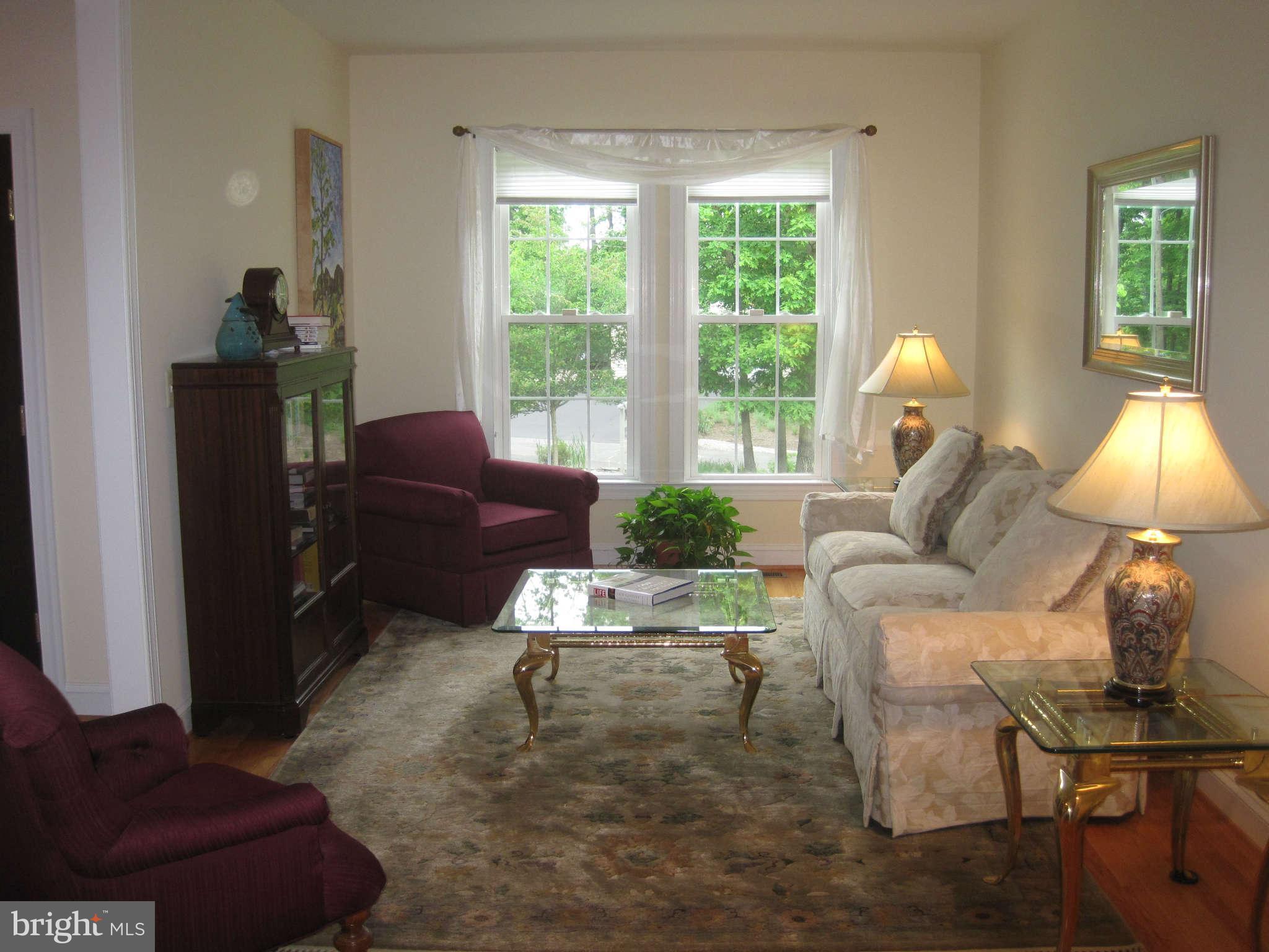 8112 Higham Road Lorton, VA 22079 - Photo 7 of 25 Living Room
