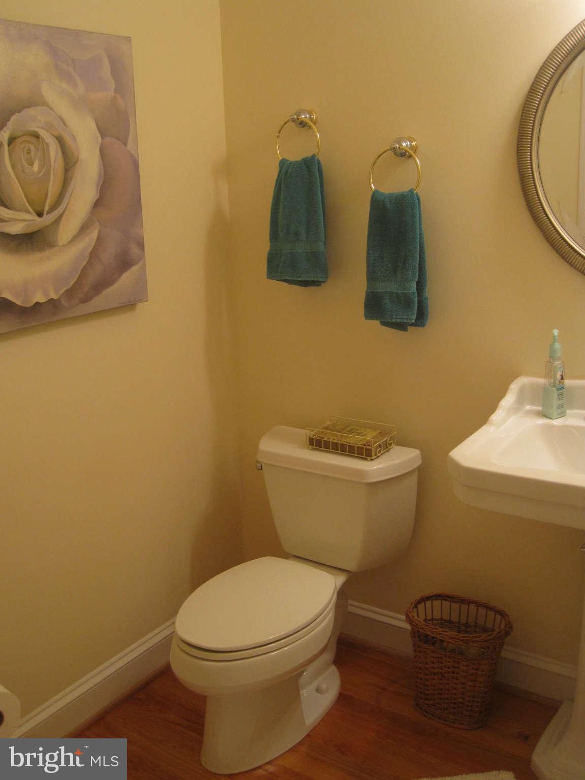 8112 Higham Road Lorton, VA 22079 - Photo 10 of 25 Bath