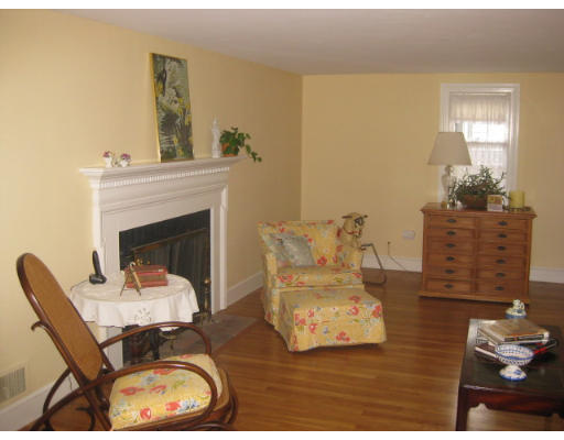 21 Shetland Road Marblehead, MA 01945 - Photo 4 of 17