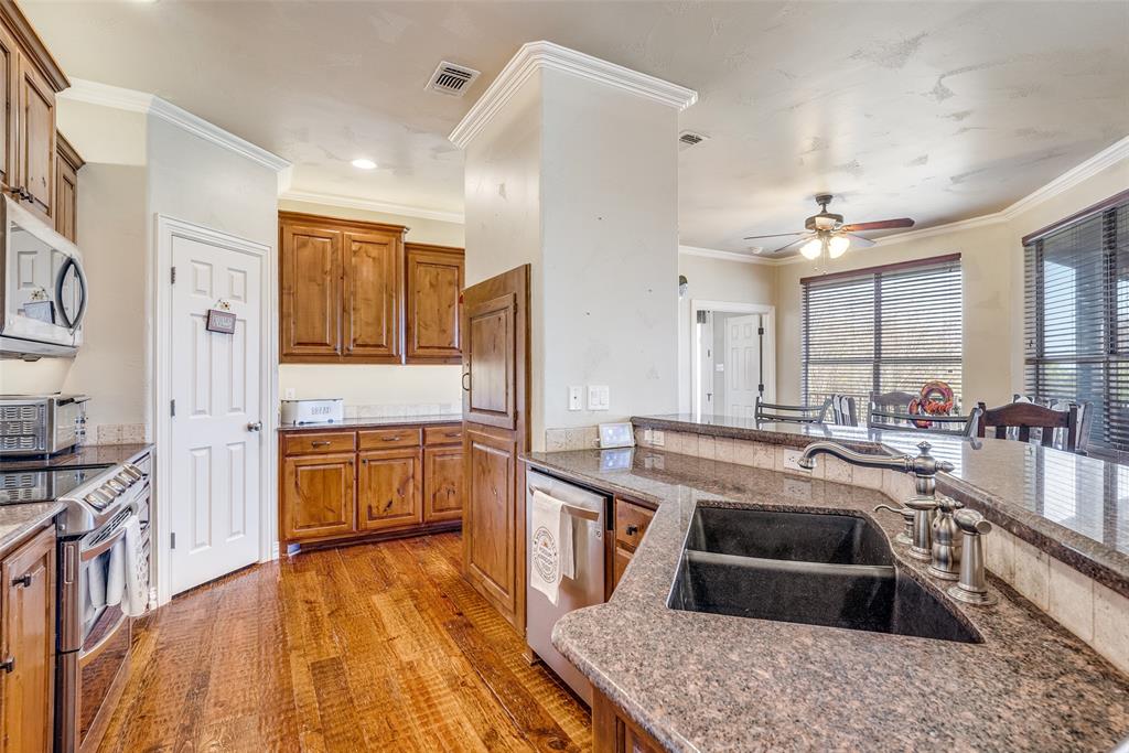 45 Muirfield Court Graford, TX 76449 - Photo 7 of 30