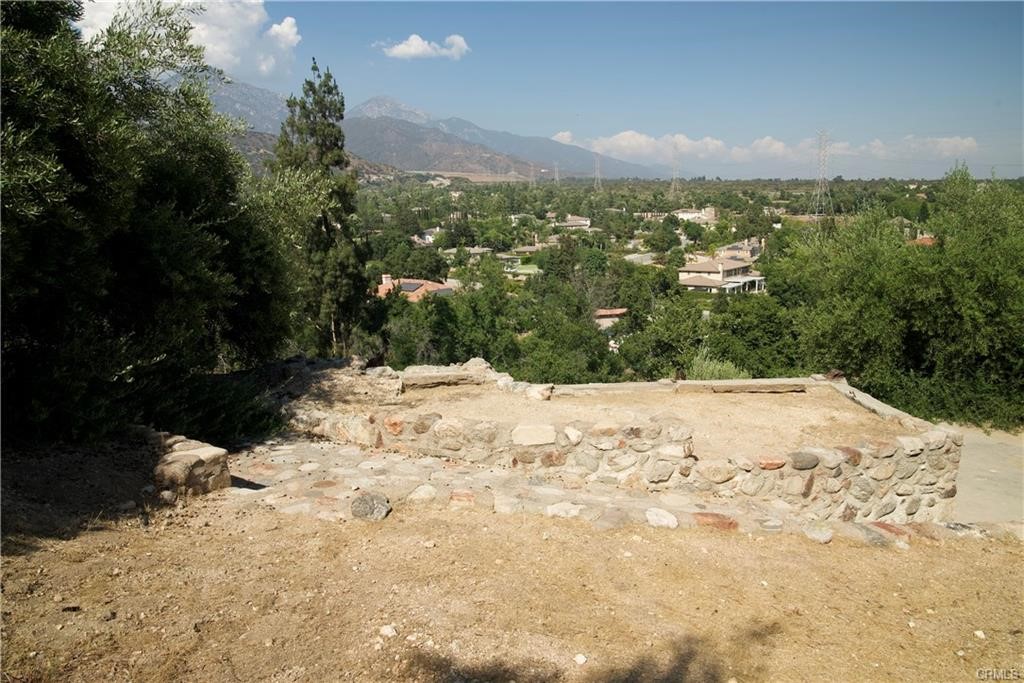 4064 Olive Knoll Place Claremont, CA 91711 - Photo 2 of 26 a view of a yard of a building