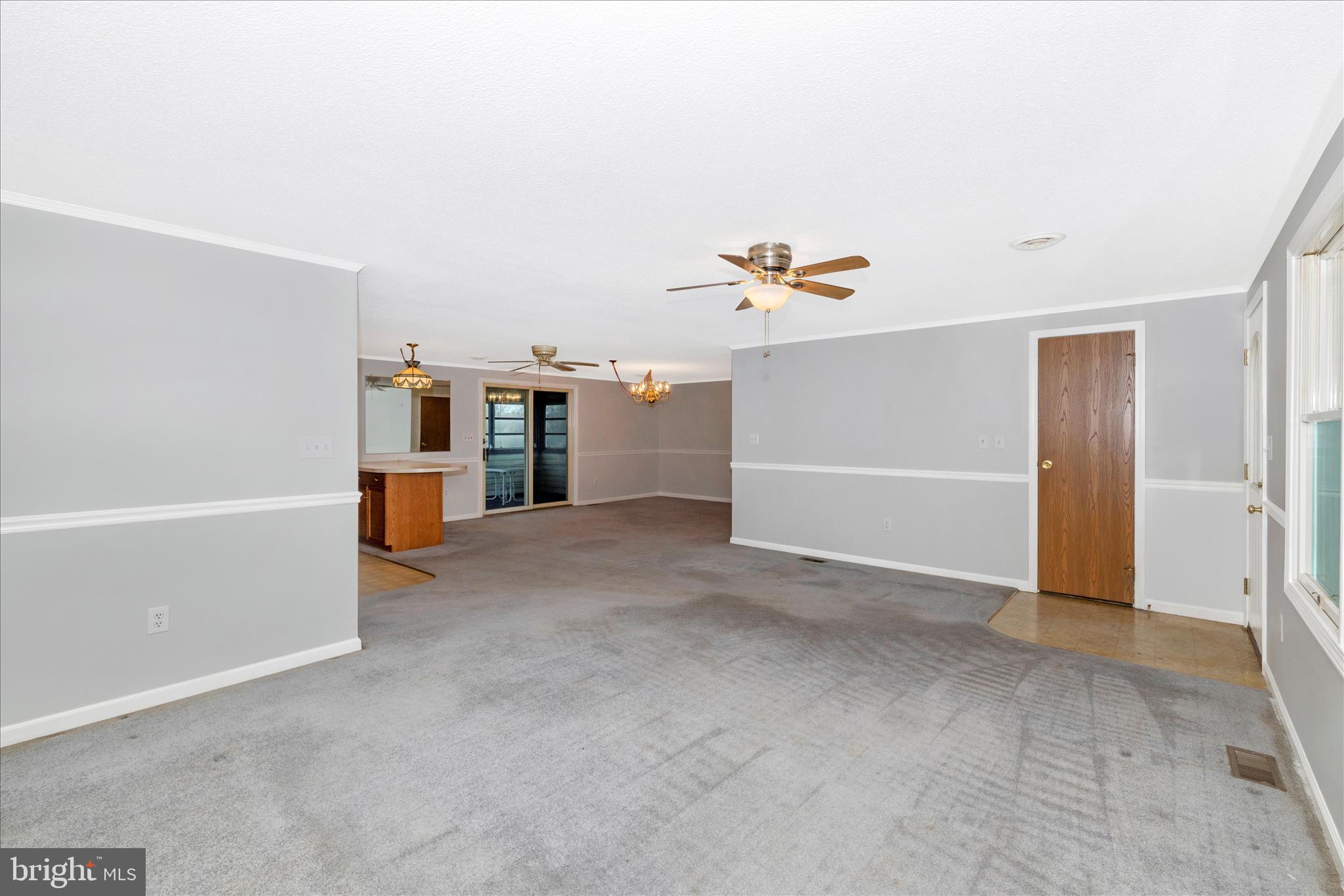 14069 Hoovers Mill Road Rocky Ridge, MD 21778 - Photo 14 of 63 Living Room