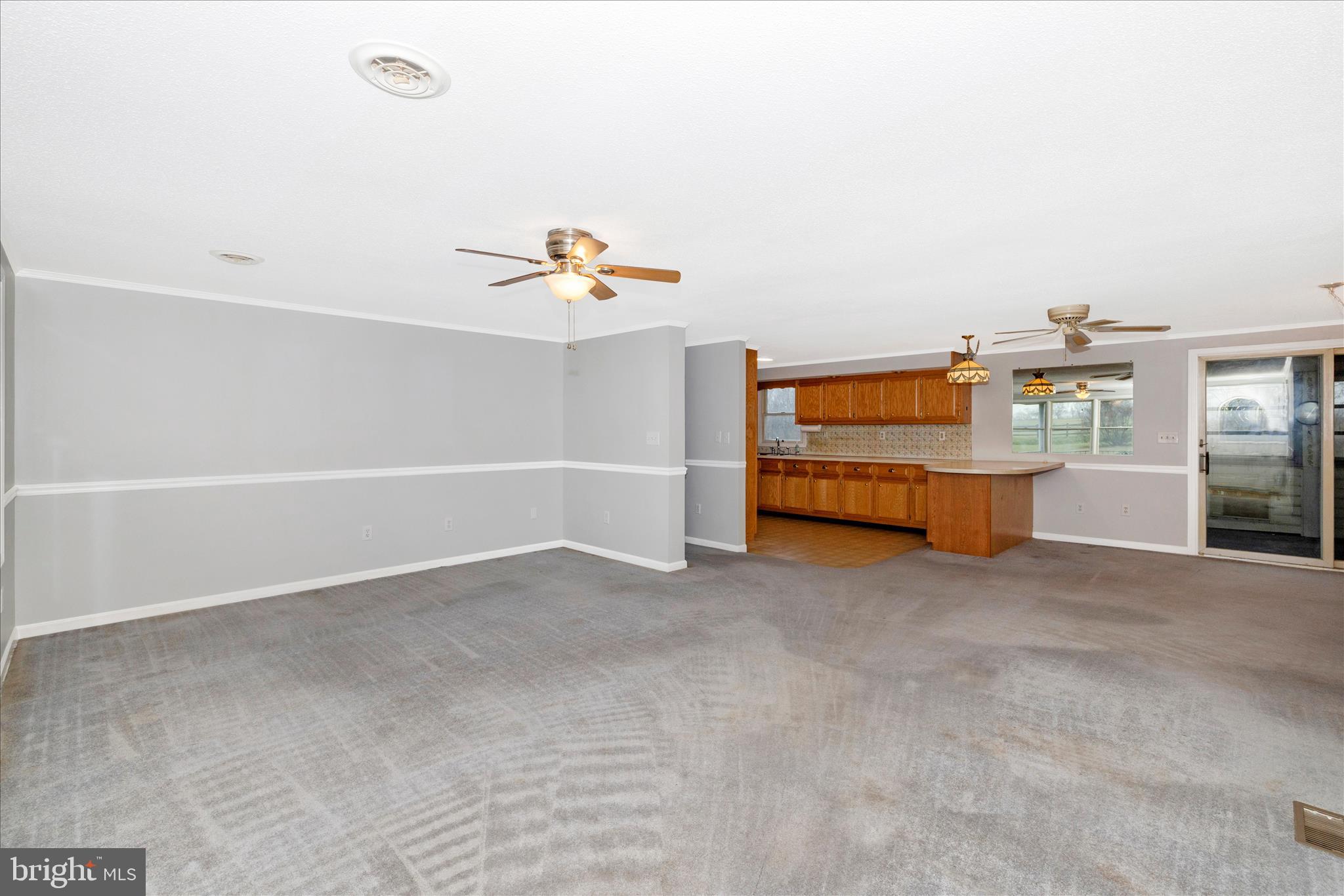 14069 Hoovers Mill Road Rocky Ridge, MD 21778 - Photo 15 of 63 Living Room