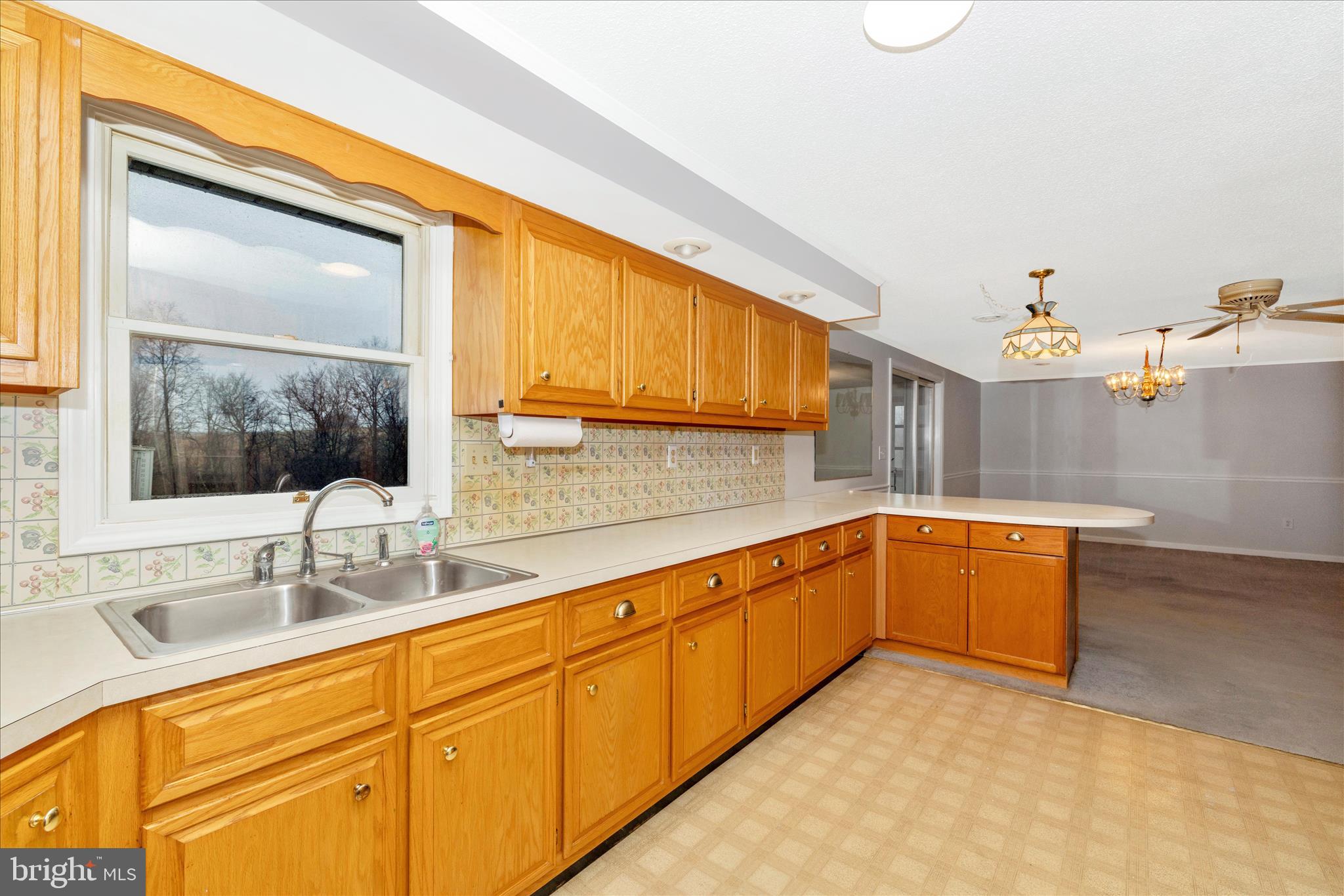 14069 Hoovers Mill Road Rocky Ridge, MD 21778 - Photo 25 of 63 Kitchen