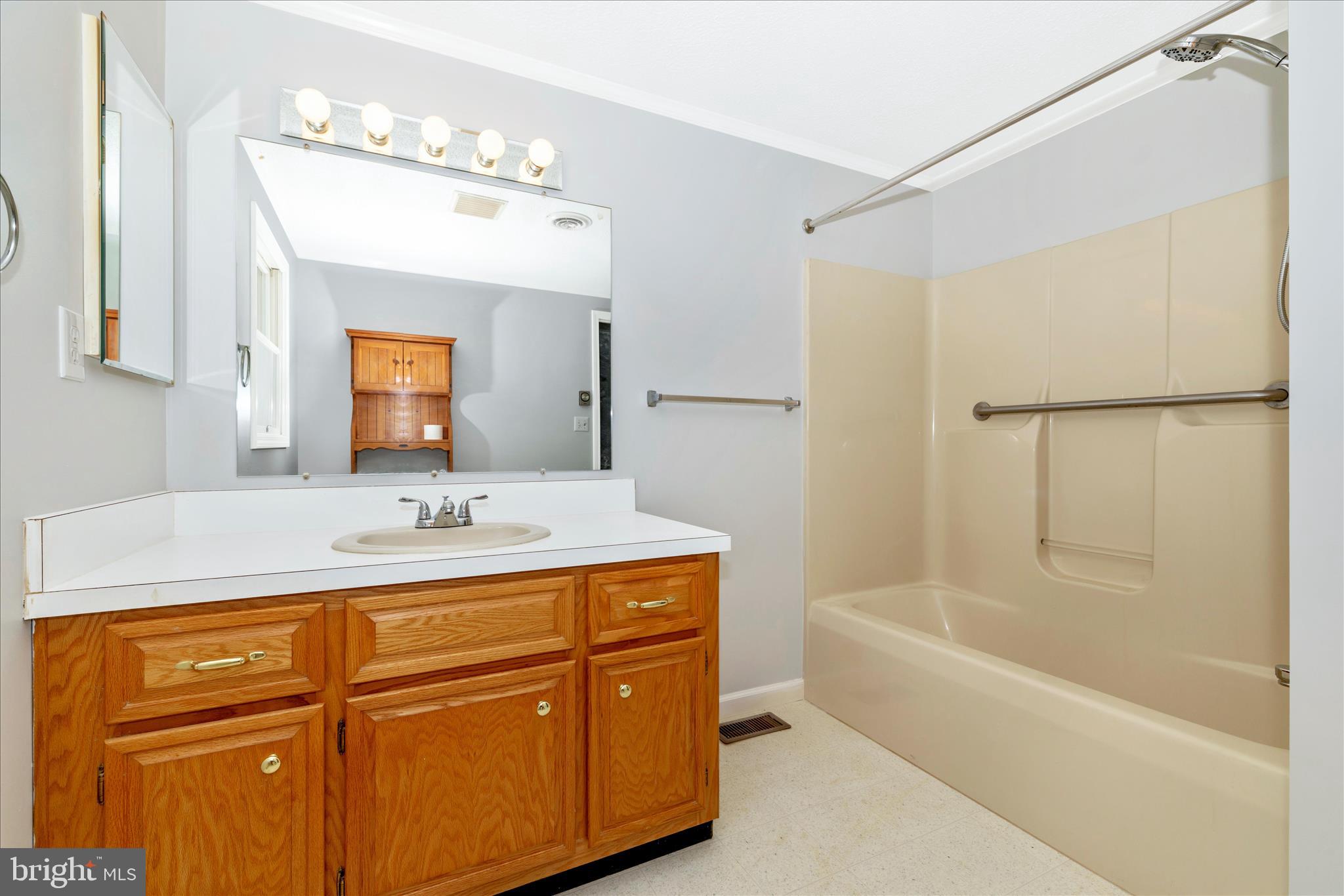 14069 Hoovers Mill Road Rocky Ridge, MD 21778 - Photo 36 of 63 Primary Bathroom