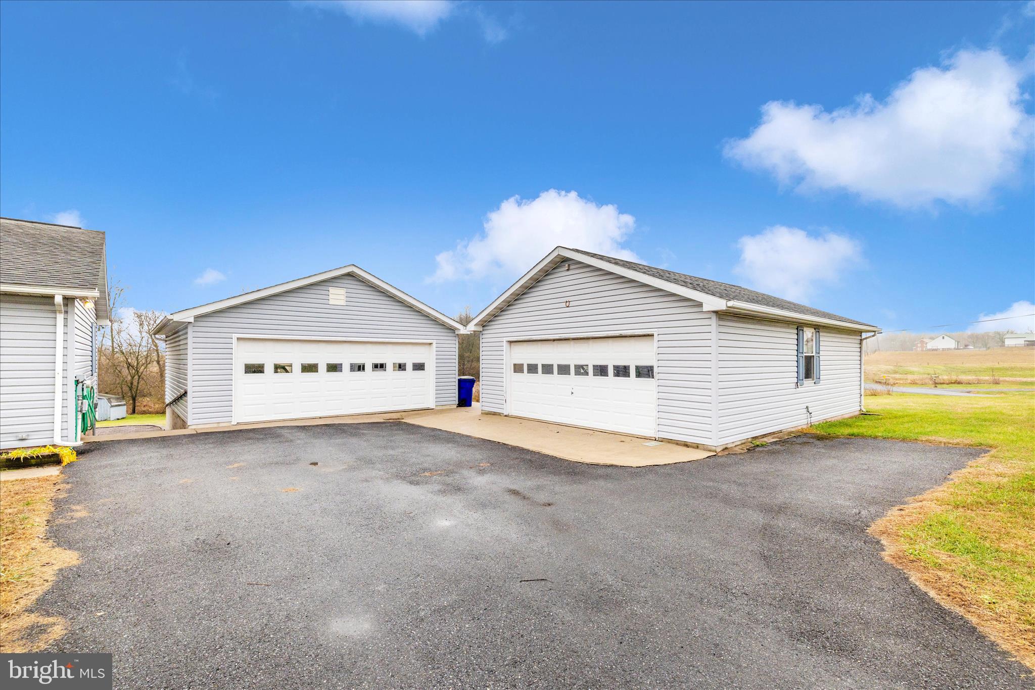 14069 Hoovers Mill Road Rocky Ridge, MD 21778 - Photo 5 of 63 Garages