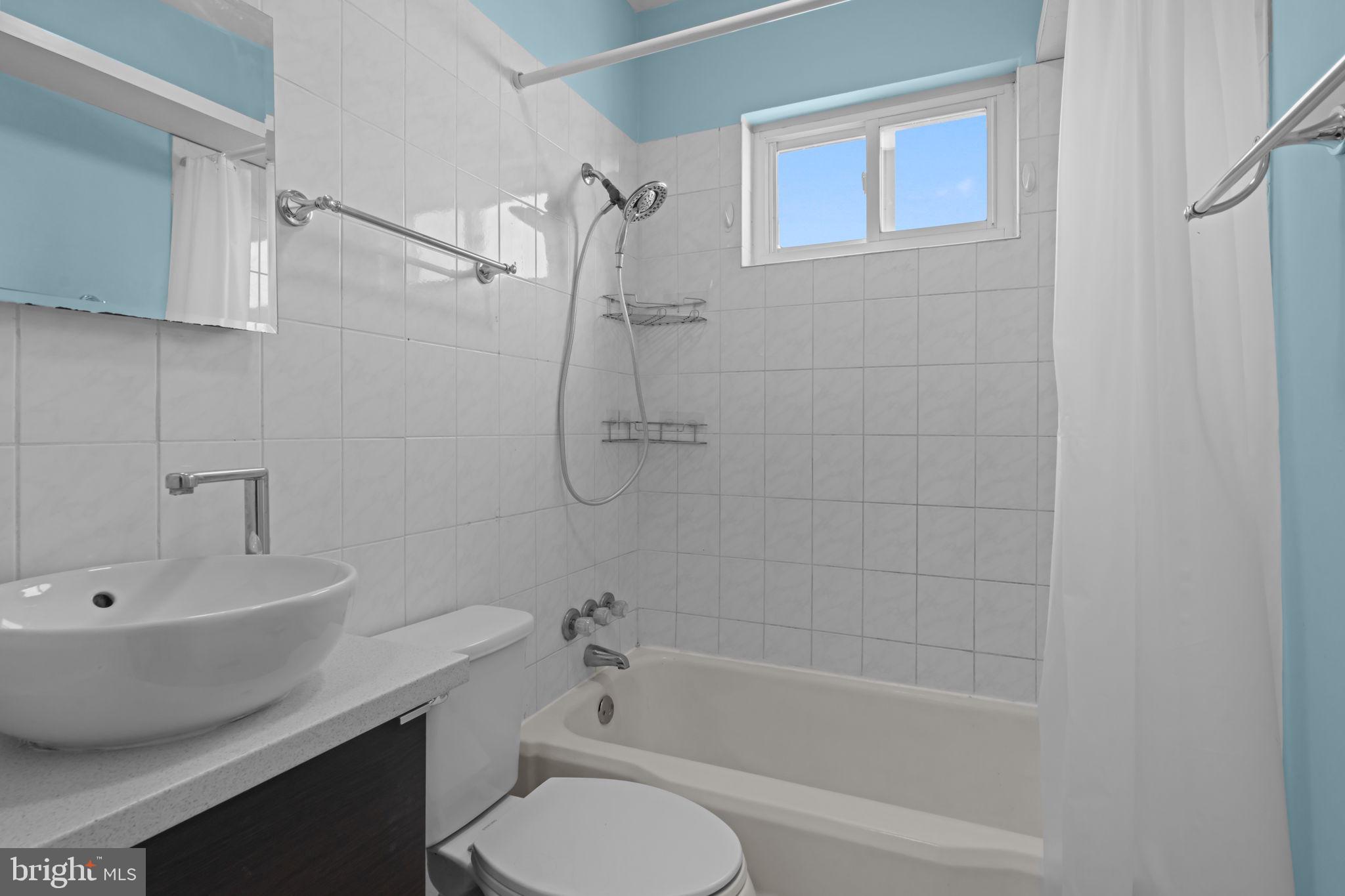 435 Martin Street Philadelphia, PA 19128 - Photo 16 of 31
