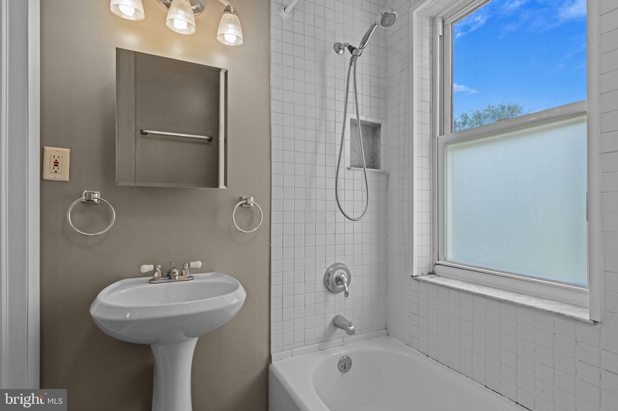 435 Martin Street Philadelphia, PA 19128 - Photo 26 of 31