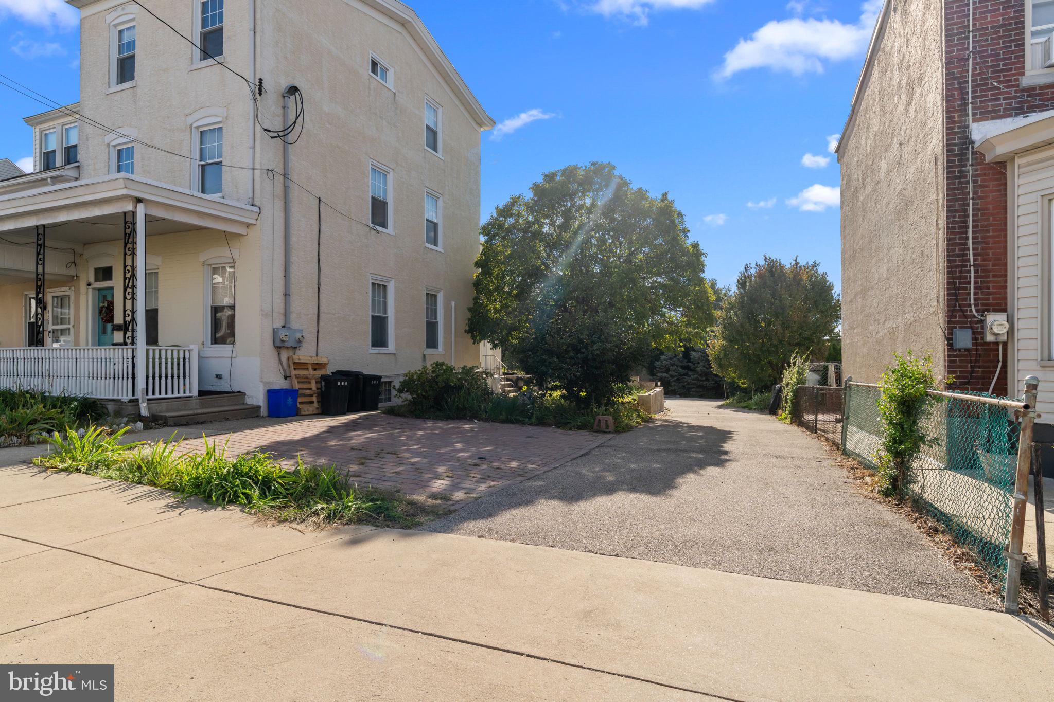 435 Martin Street Philadelphia, PA 19128 - Photo 4 of 31