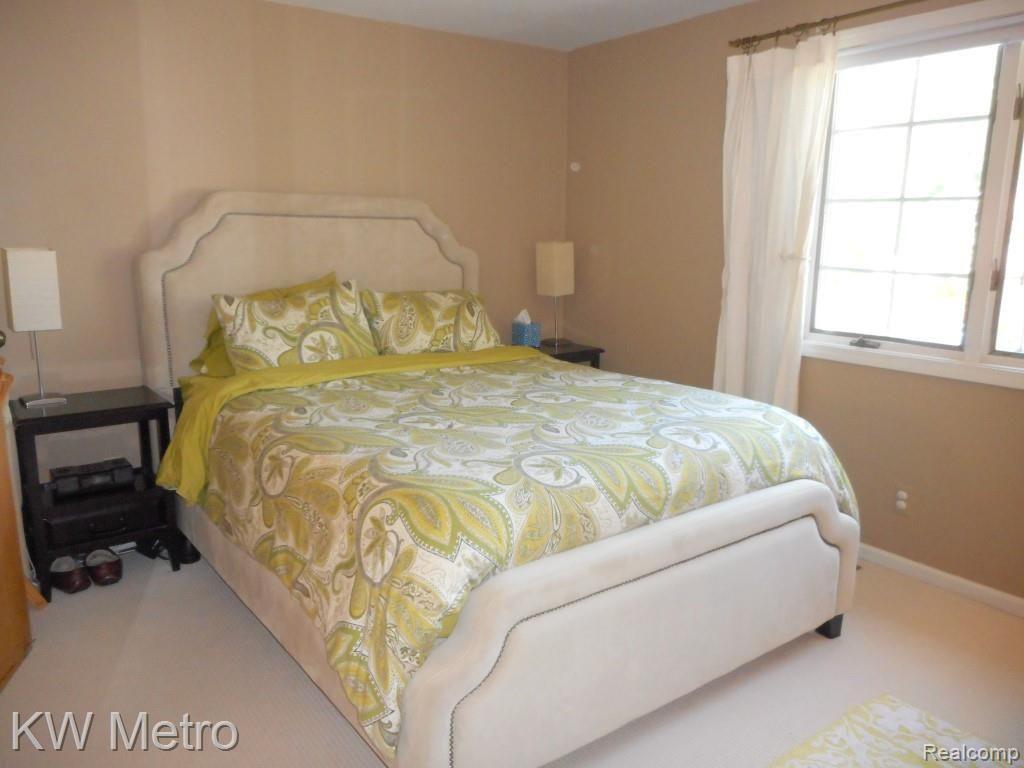 987 Columbia Road Berkley, MI 48072 - Photo 16 of 36