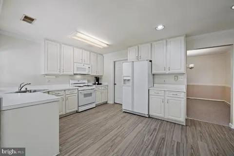 $325,000 | 4550 Chaucer Way, Unit 406, Owings Mills, MD 21117