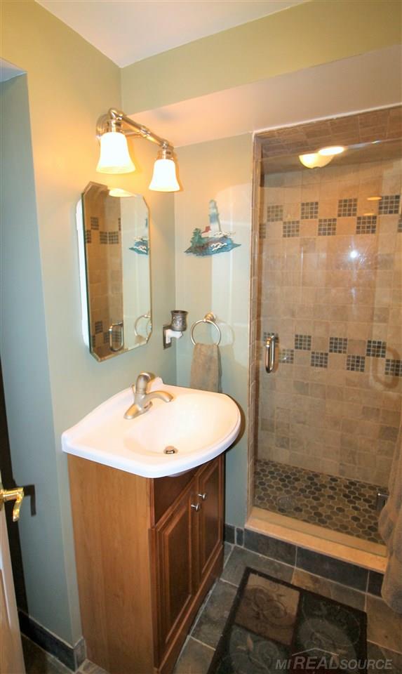 316 Stephens Road Grosse Pointe, MI 48236 - Photo 42 of 59 50021598-41.JPG