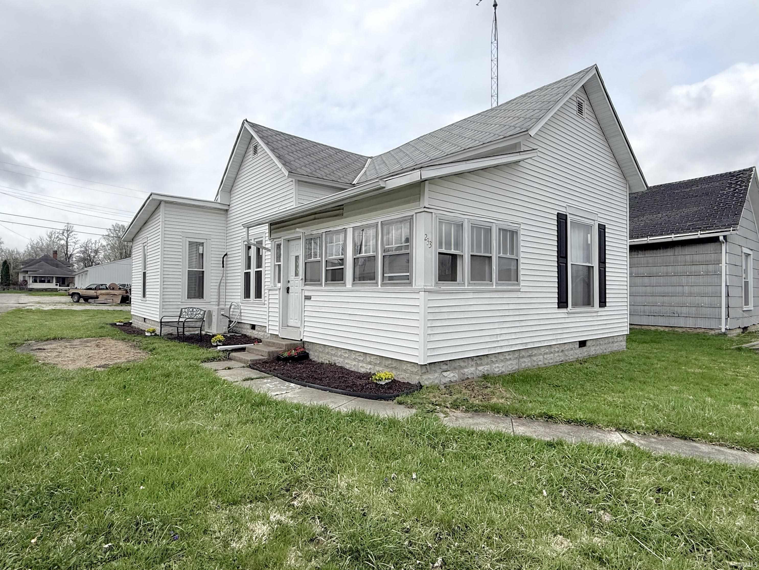 233 East Commerce Street Dunkirk, IN 47336 - Photo 2 of 24