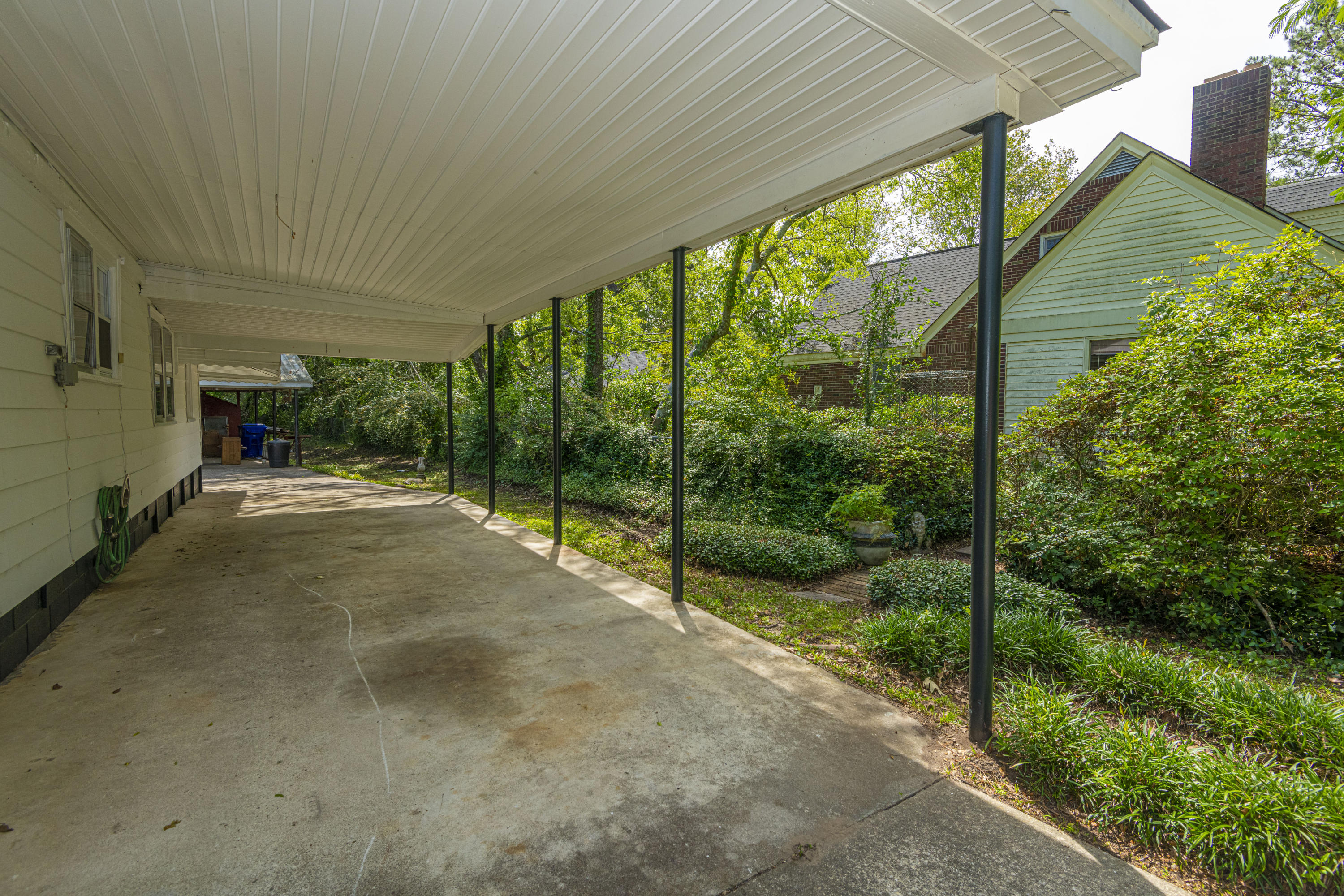 316 Wappoo Road Charleston, SC 29407 - Photo 20 of 28 Carport