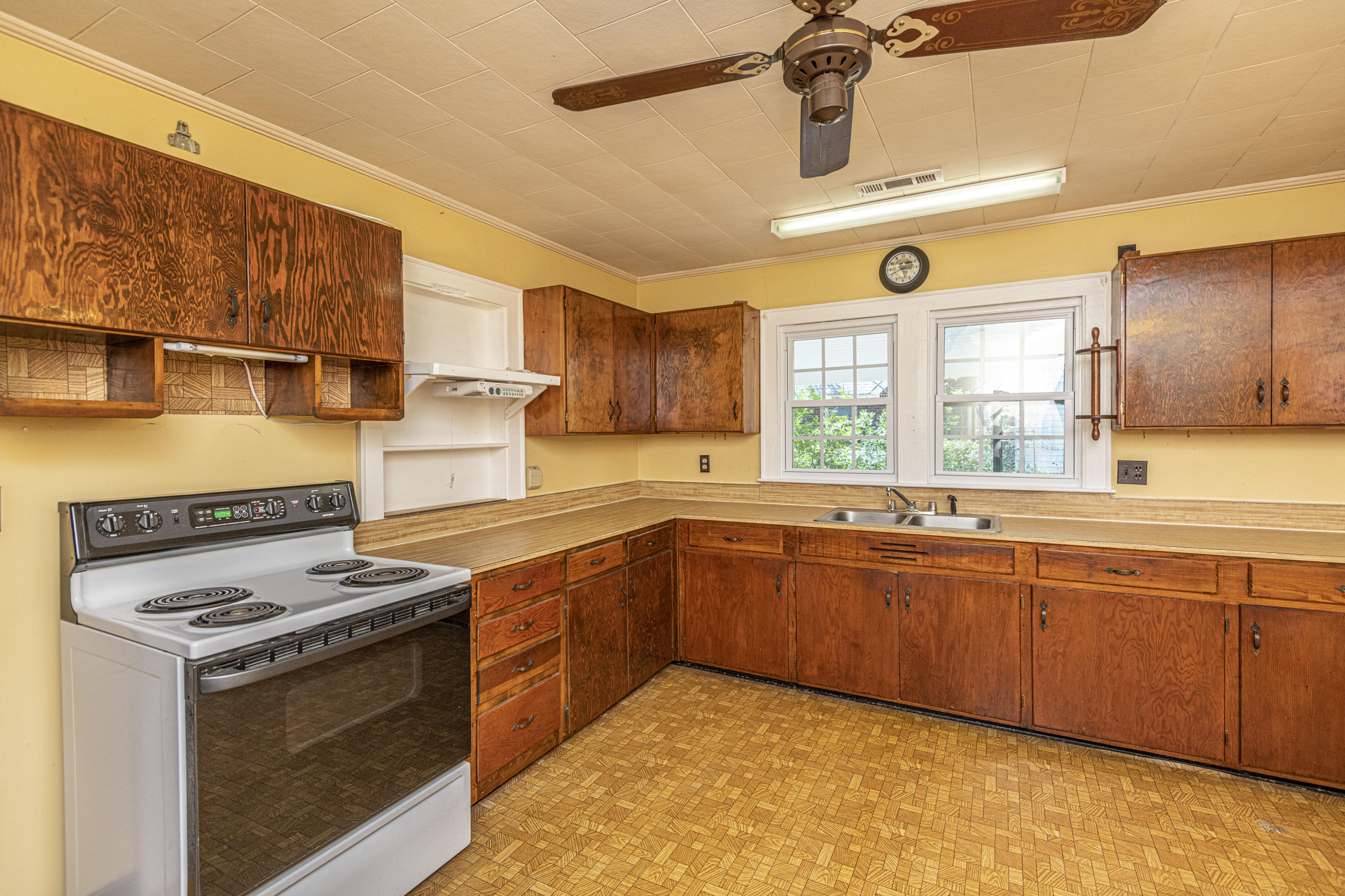 316 Wappoo Road Charleston, SC 29407 - Photo 9 of 28 Kitchen