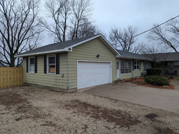 $2,250 | 9314 Highway 23, Marengo, IL 60152