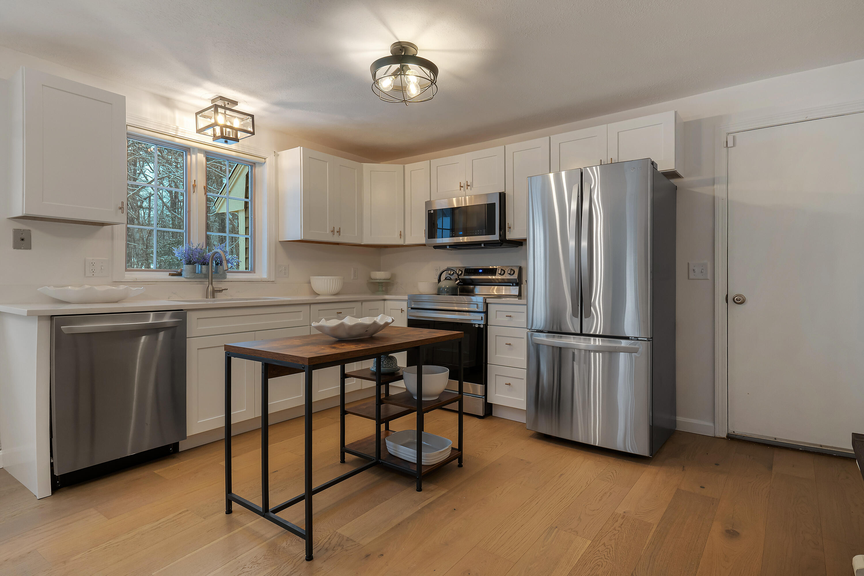 1 Ocean Meadows, Unit 16 Ogunquit, ME 03907 - Photo 12 of 28 Kitchen