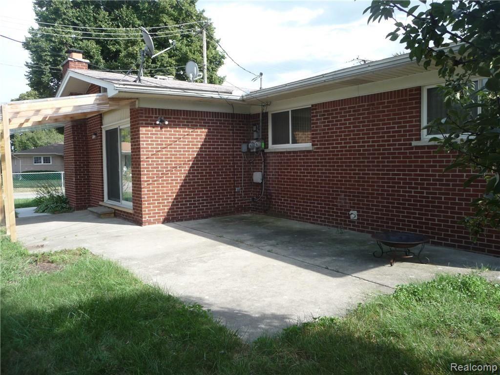 2805 Common Road Warren, MI 48092 - Photo 41 of 43