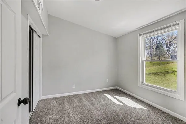 $185,000 | 2119 South Lee's Summit Road, Independence, MO 64050