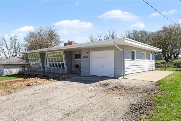$185,000 | 2119 South Lee's Summit Road, Independence, MO 64050