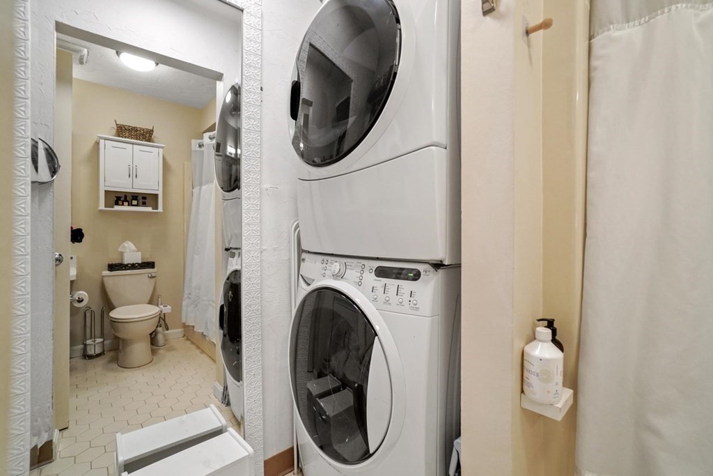 1400 Lagrange Street, Unit 1404 Boston, MA 02459 - Photo 20 of 30