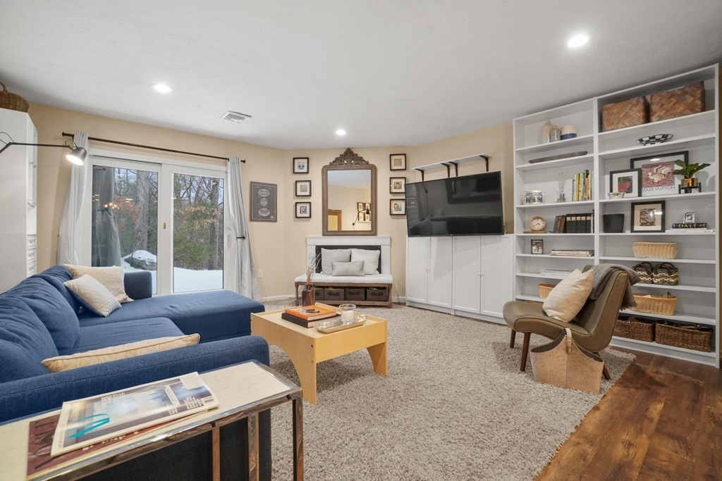 1400 Lagrange Street, Unit 1404 Boston, MA 02459 - Photo 3 of 30