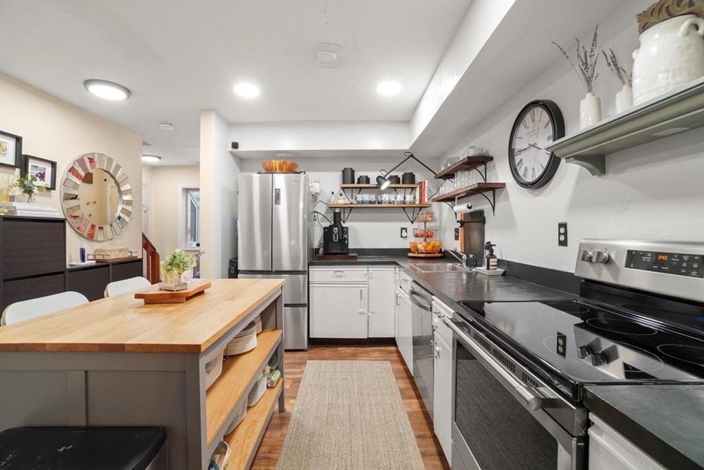 1400 Lagrange Street, Unit 1404 Boston, MA 02459 - Photo 7 of 30
