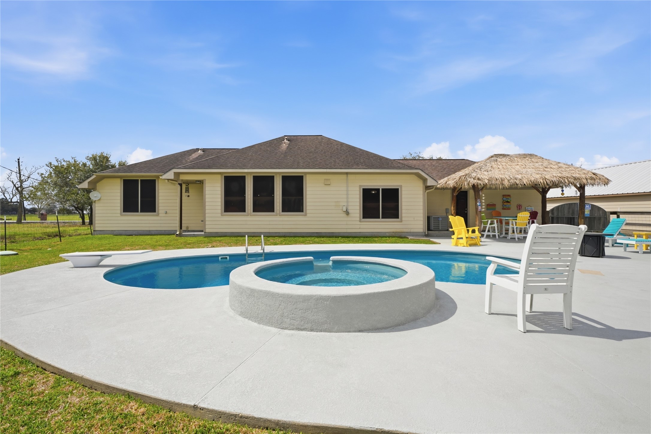 615 Lilley Road Alvin, TX 77511 - Photo 29 of 42 1K gallon fiberglass hottub with waterfall into pool.