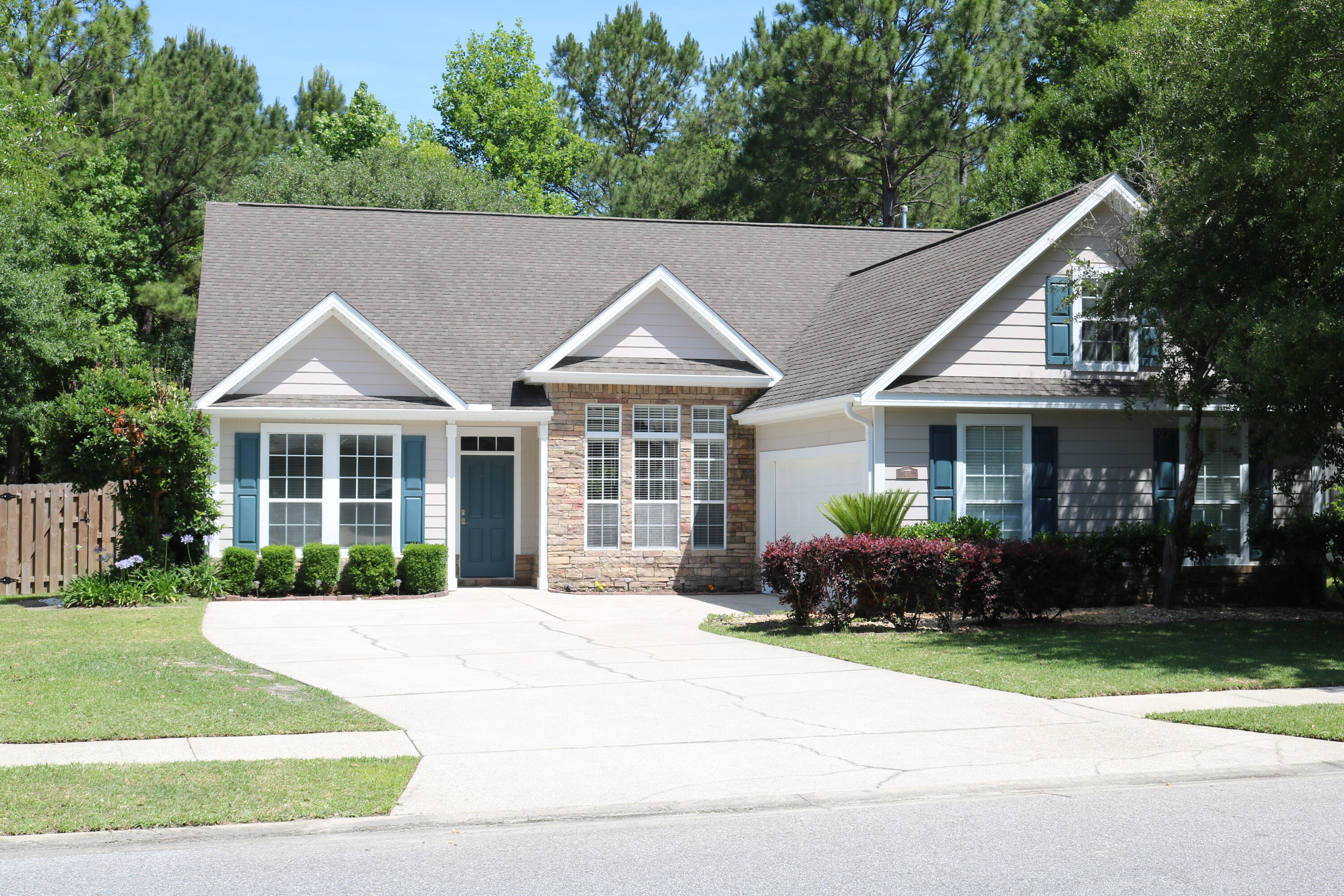 79 Concert Court Freeport, FL 32439 - Photo 1 of 25 Front of House