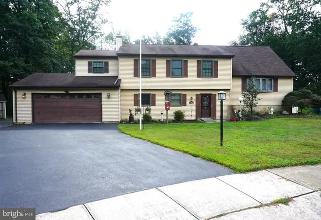 $622,000 | 14 Bainbridge Court, Hamilton, NJ 08690