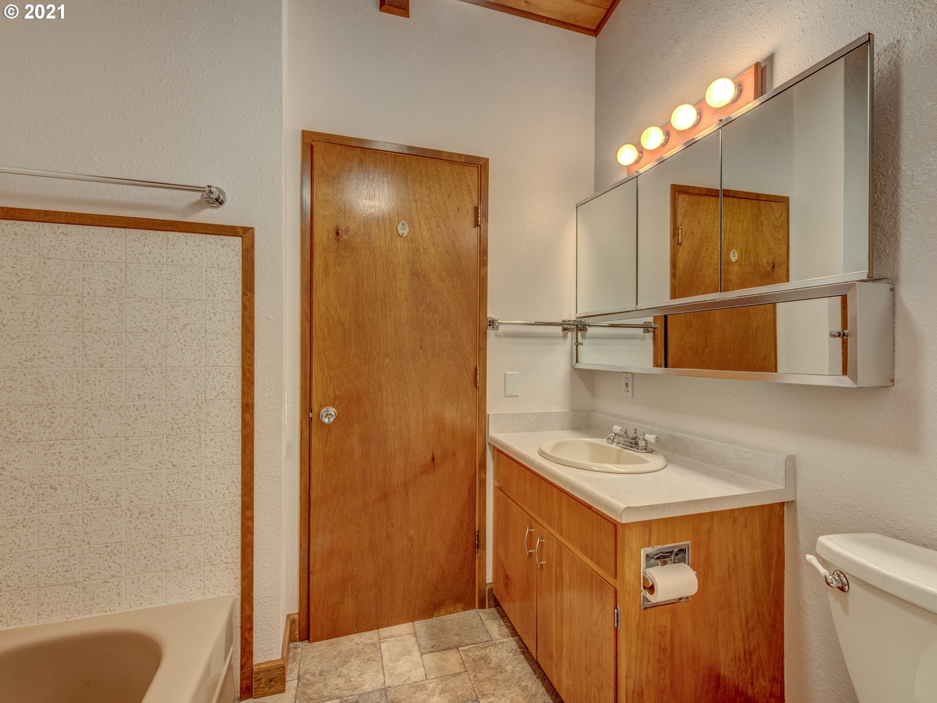 89957 Sheffler Road Elmira, OR 97437 - Photo 17 of 26 Gallery Image 17