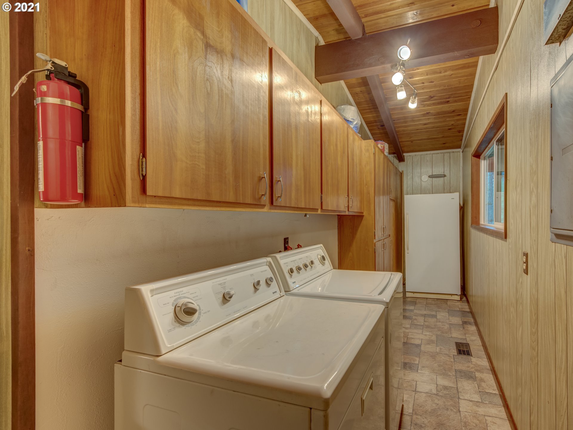 89957 Sheffler Road Elmira, OR 97437 - Photo 19 of 26 Gallery Image 19