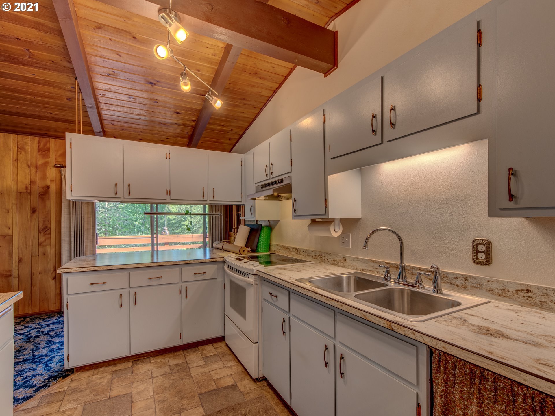 89957 Sheffler Road Elmira, OR 97437 - Photo 8 of 26 Gallery Image 8