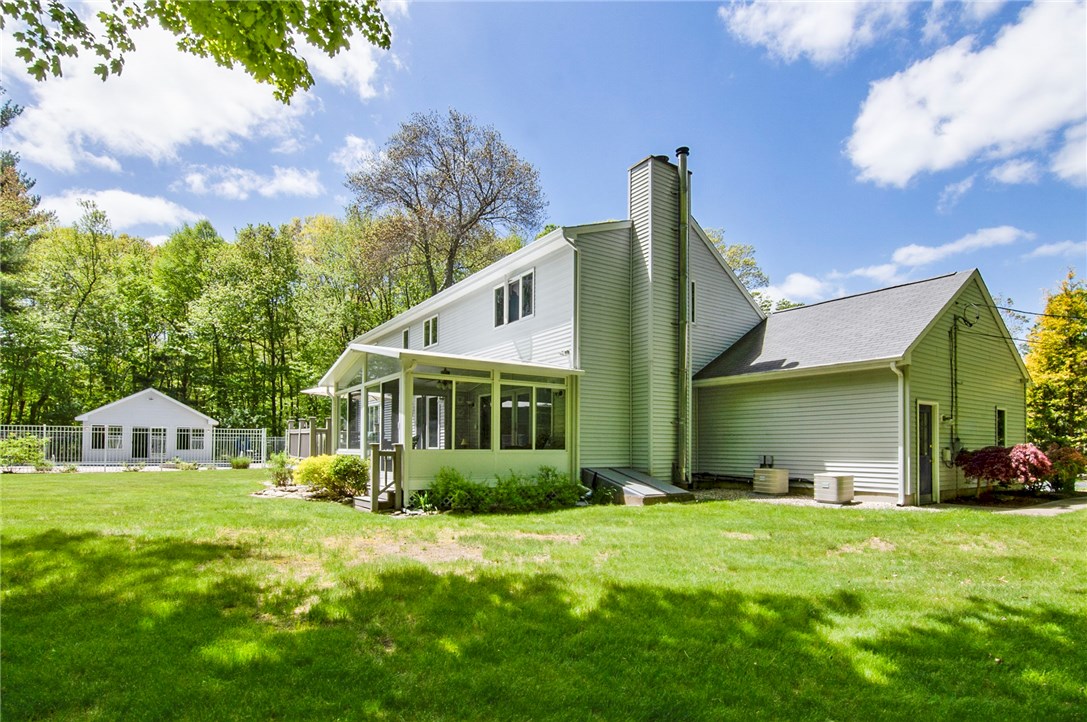 63 Tarklin Road Smithfield, RI 02814 - Photo 3 of 44